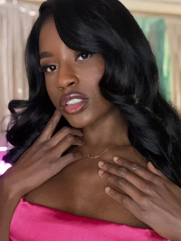 Photo of model @nicolekittxo