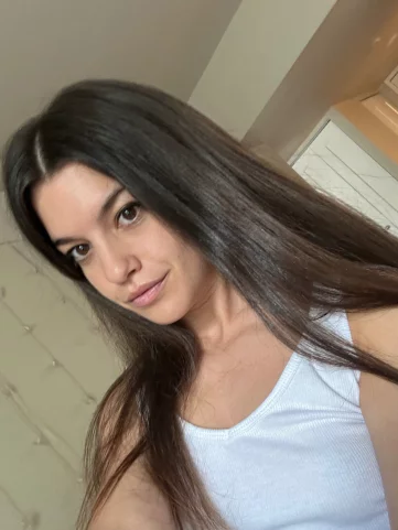 Photo of model @nicoleskirtsfree