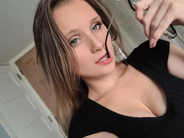 Photo of model @nikkigrey19
