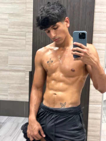 Photo of model @noah_foxxx