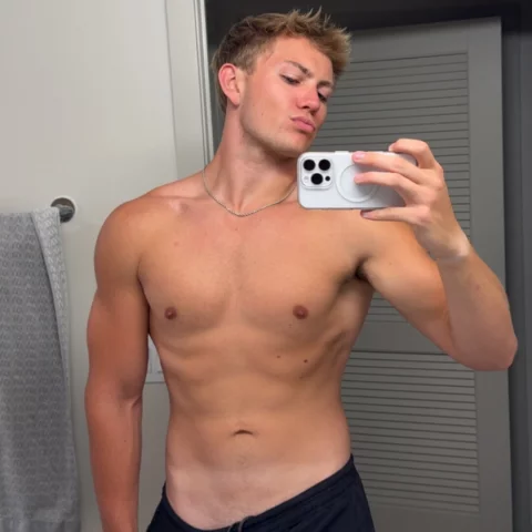 Photo of model @noahlandon