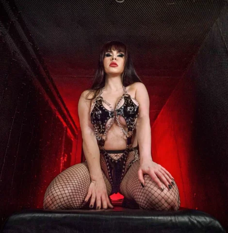 Photo of model @obeyangelinafree