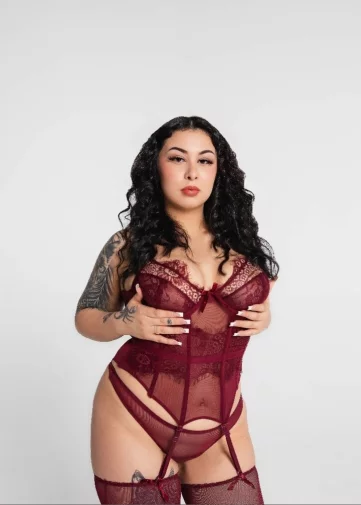 Photo of model @officialnativedoll