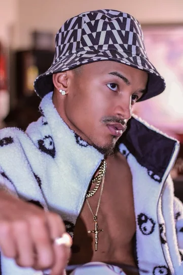 Photo of model @papiversacex