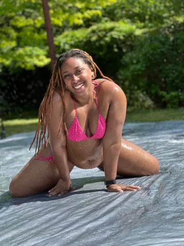 Photo of model @partywithparadise