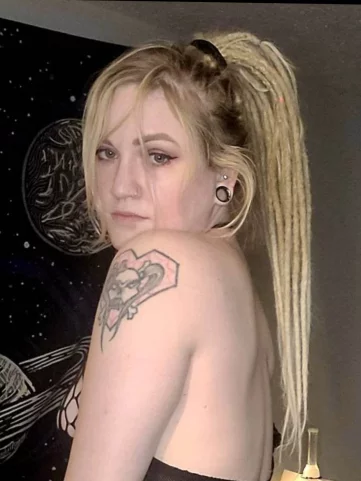 Photo of model @peach_possum