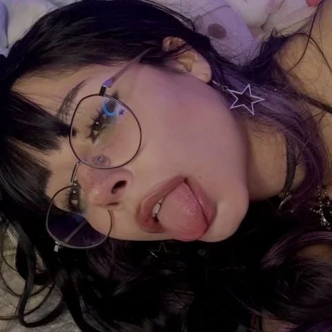 Photo of model @petitleaxx