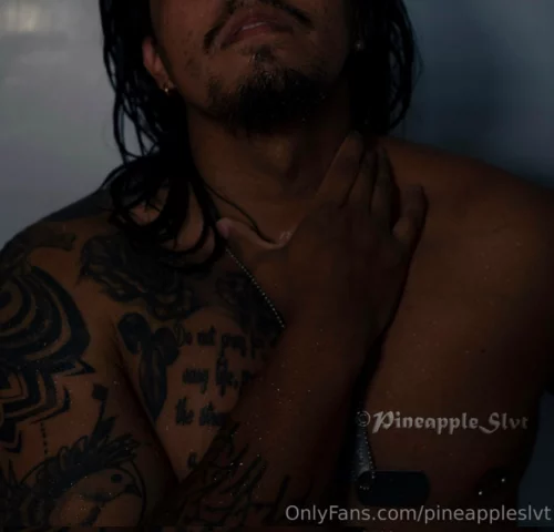 Photo of model @pineappleslvt