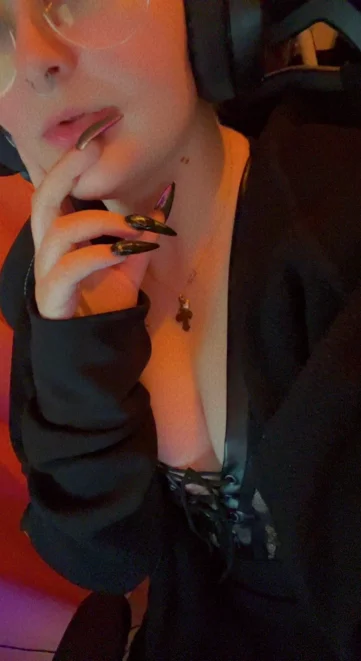 Photo of model @pixiewixiexo