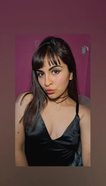 Photo of model @poisongirl98