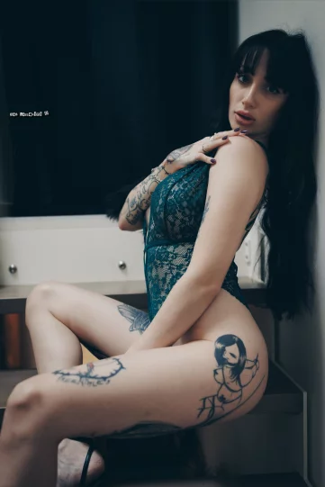 Photo of model @pollyfirefly