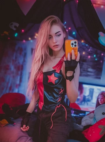 Photo of model @porcelain_clown