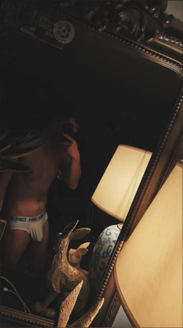 Photo of model @porcelainboy89free