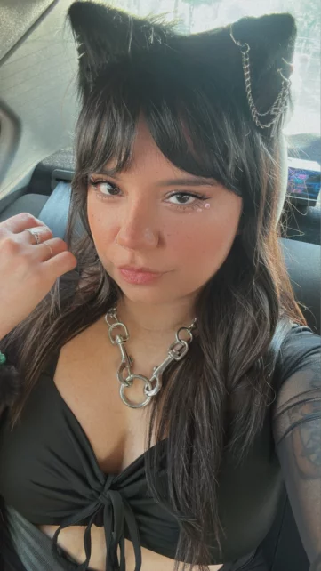 Photo of model @poutybb