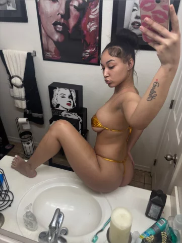 Photo of model @pr3ttynay