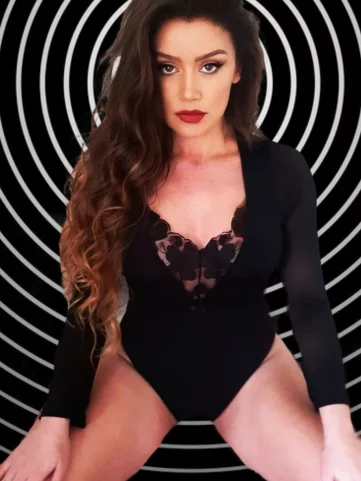Photo of model @prettyblankvip