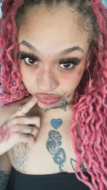 Photo of model @prettykittyjade