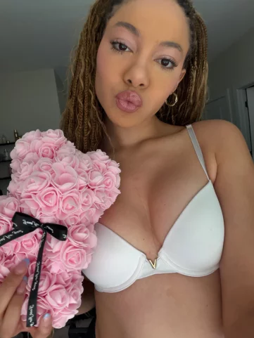 Photo of model @princessraevyn