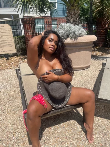 Photo of model @punzwithbunz