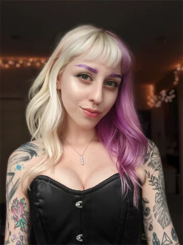 Photo of model @purrpleprincess
