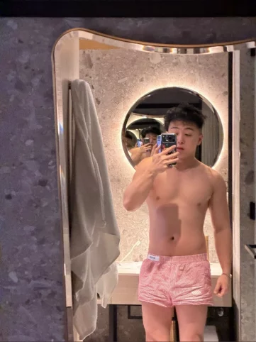 Photo of model @pyriteboi