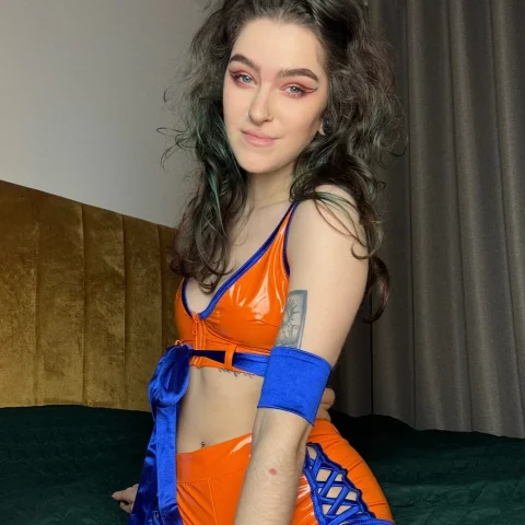 Photo of model @raemoonunlocked