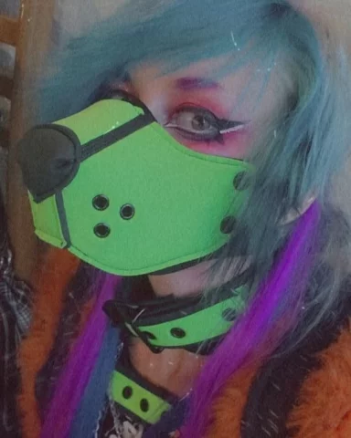 Photo of model @raeraefox