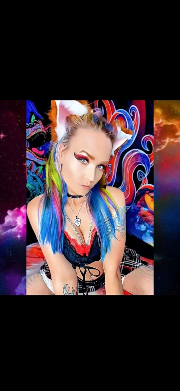 Photo of model @rainbowkitsune