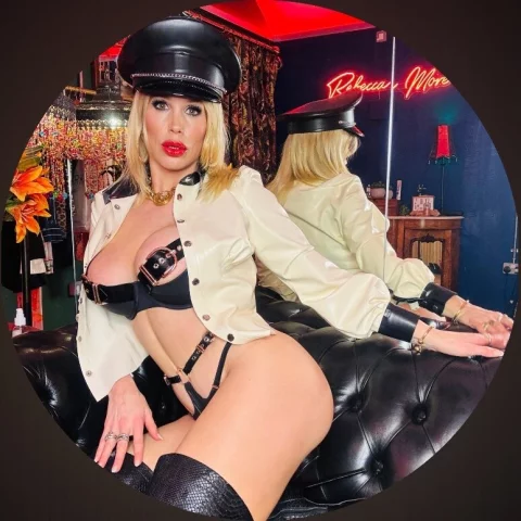 Photo of model @rebeccamorevip