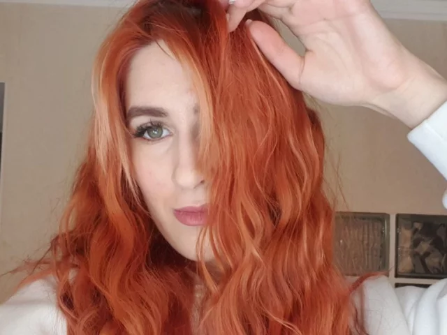 Photo of model @redheadsunshine