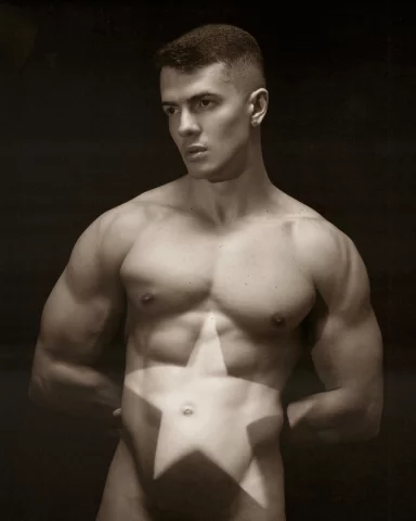 Photo of model @reyericc
