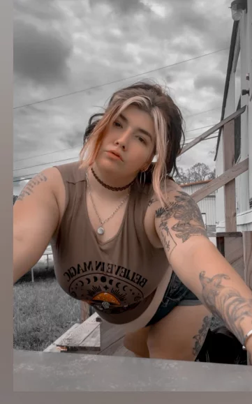 Photo of model @riahxxxbaby