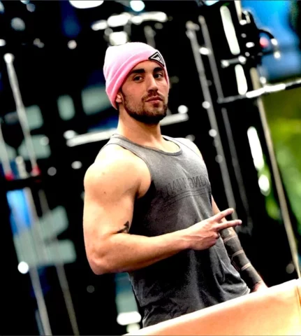 Photo of model @rippedrodri19