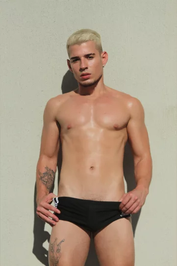 Photo of model @riverosale