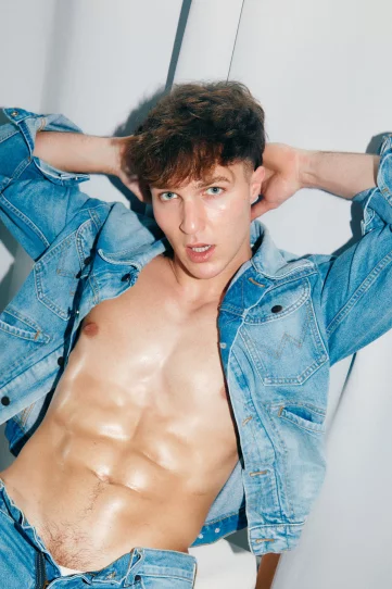 Photo of model @roosryder