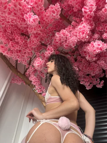Photo of model @roselinedior