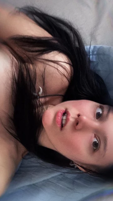 Photo of model @rosexema