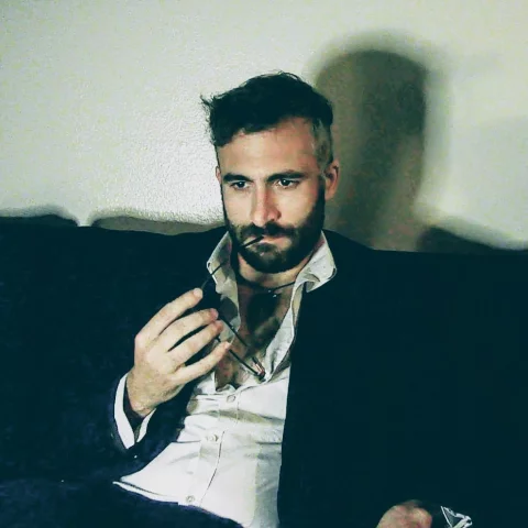 Photo of model @rrrrobear