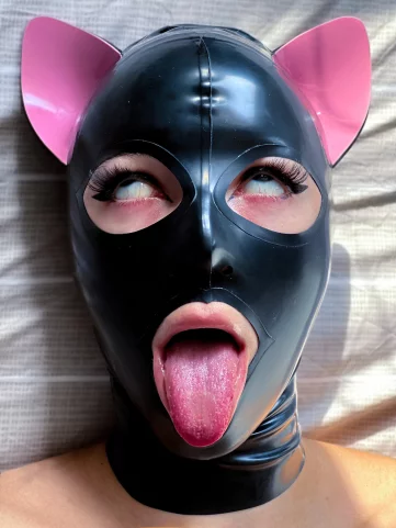 Photo of model @rubberkitty69