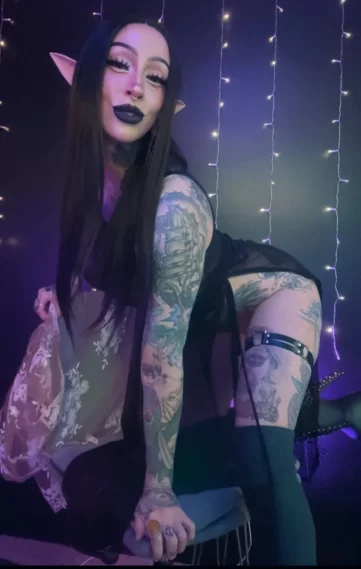 Photo of model @salem_sinner