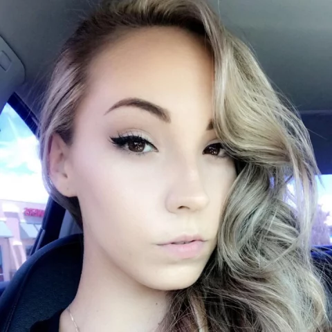 Photo of model @sashafoxxx
