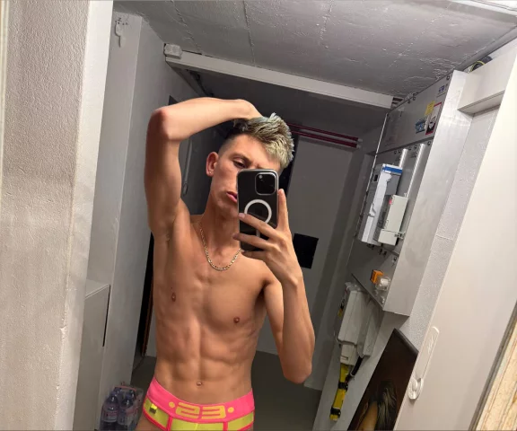 Photo of model @sexy_dream_boy