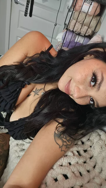Photo of model @sierraskyetv