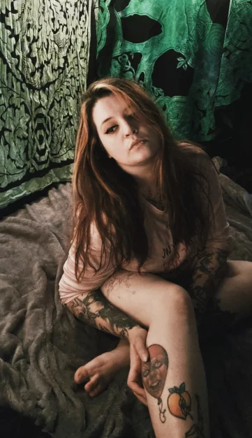 Photo of model @sinner_silk_2020