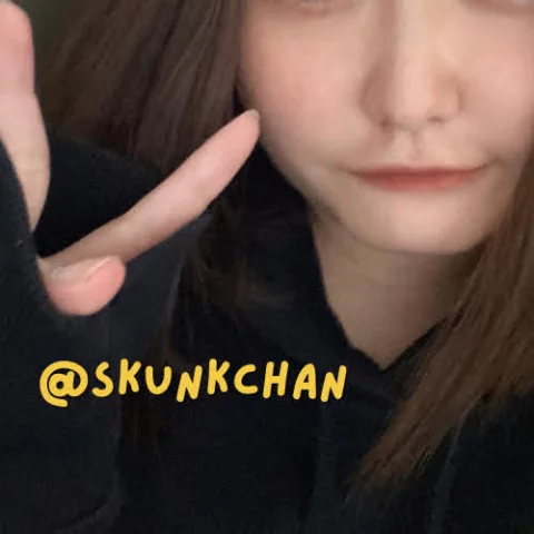 Photo of model @skunkchan