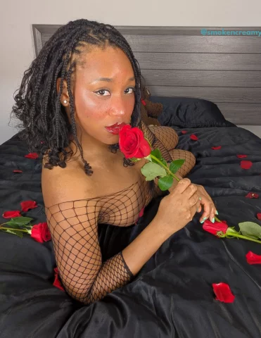 Photo of model @smokencreamy
