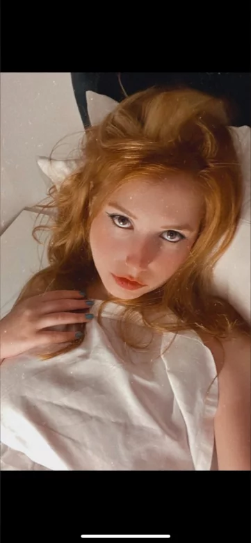 Photo of model @solsunflowersfree