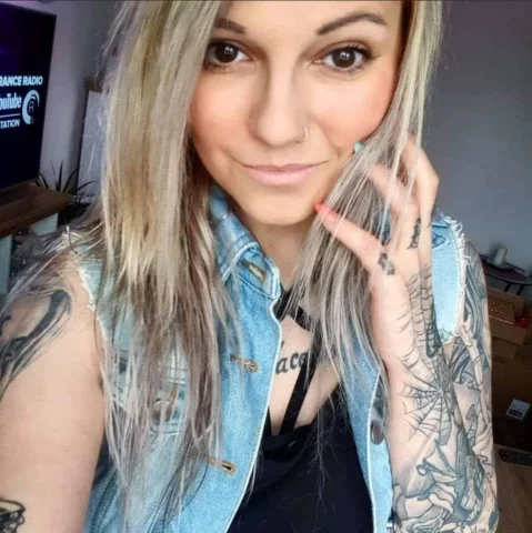 Photo of model @suicide_pink
