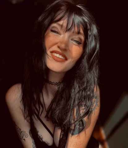 Photo of model @sunni_red_free