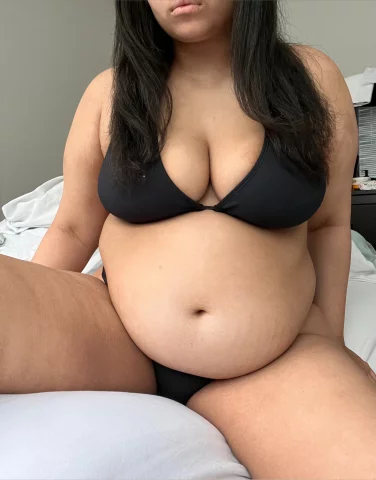 Photo of model @superbellybon
